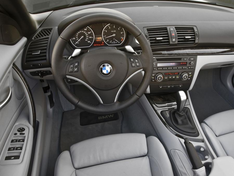  BMW 128i Convertible 2008 года  (US) (фото 8 из 12)